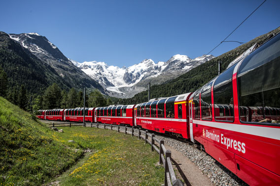 Bernina Express in der Montebellokurve